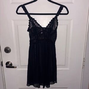 La Vie En Rose Black Lace Chemise